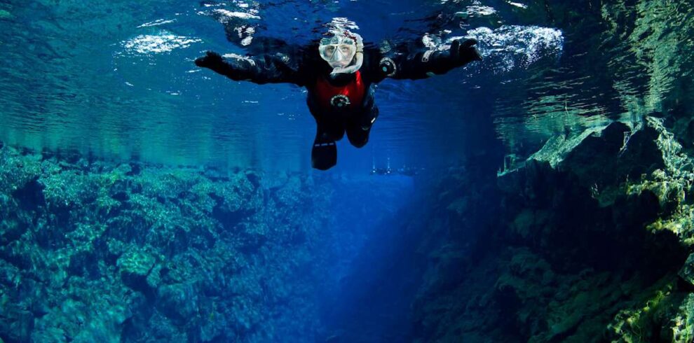 DIVE.IS_C_-Silfra-snorkeling-tour